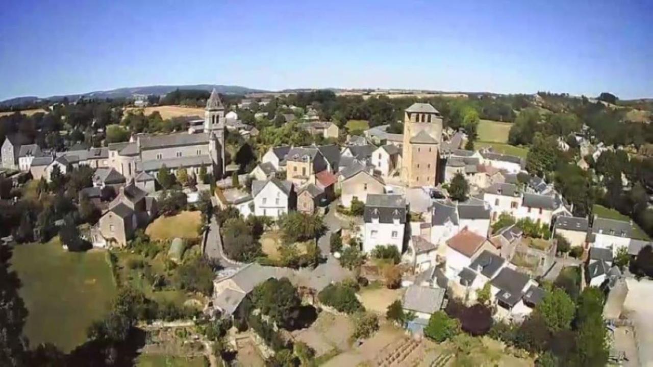 Le Gite De La Vieille Eglise De Coussergues Bagian luar foto